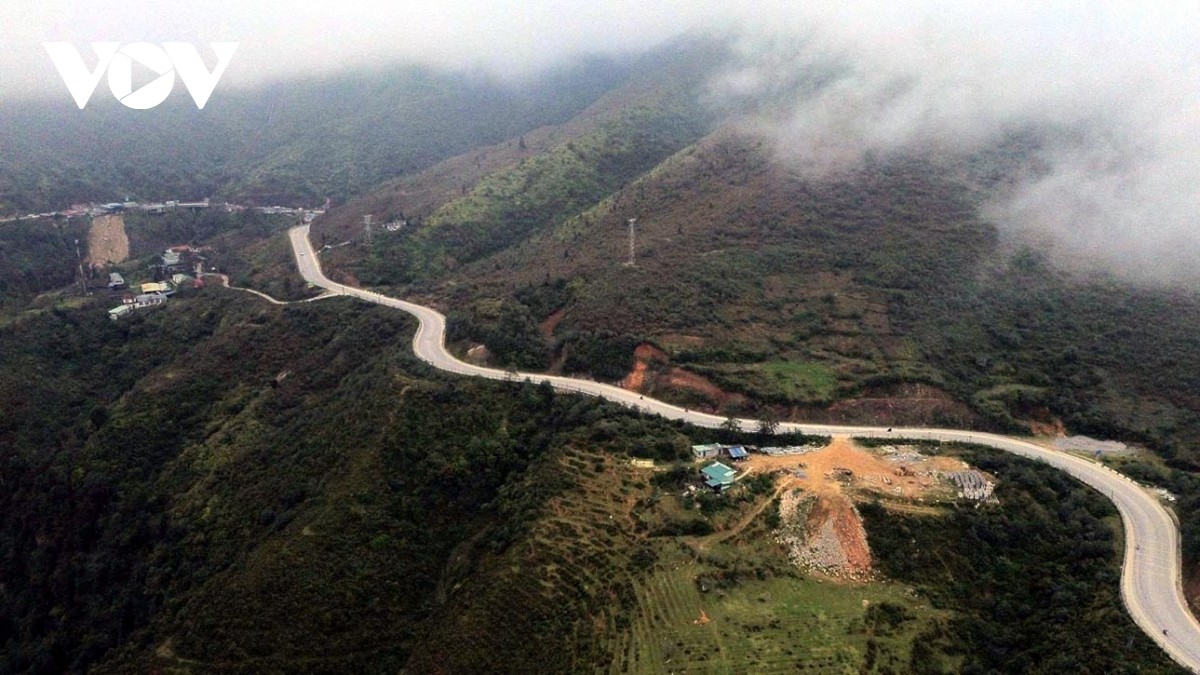 Khi hoàn thành hầm đường bộ Hoàng Liên sẽ mở ra cơ hội phát triển mạnh mẽ về du lịch, thương mại, dịch vụ giữa Lai Châu và Lào Cai