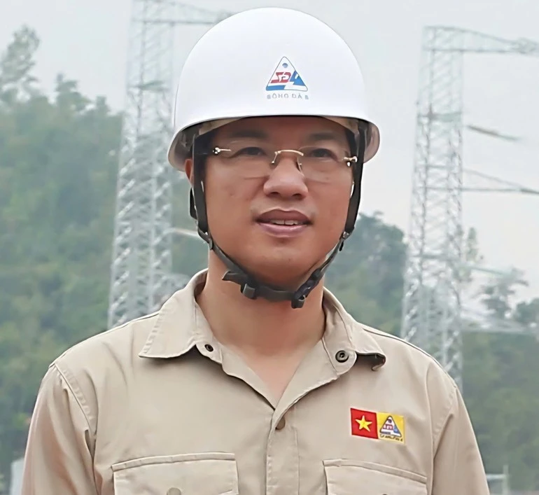 Đồng chí Ứng Vũ Thanh, Phó Giám đốc Công ty Sông Đà 5.