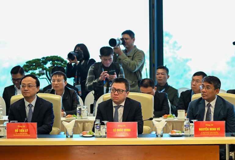 Các đại biểu dự sự kiện.