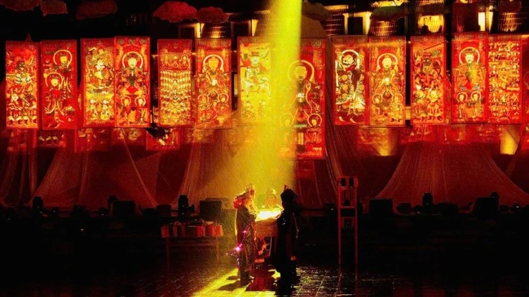 Hiệu ứng ánh sáng tôn vinh vẻ đẹp trong văn hóa, tín ngưỡng của đồng bào Dao đỏ.