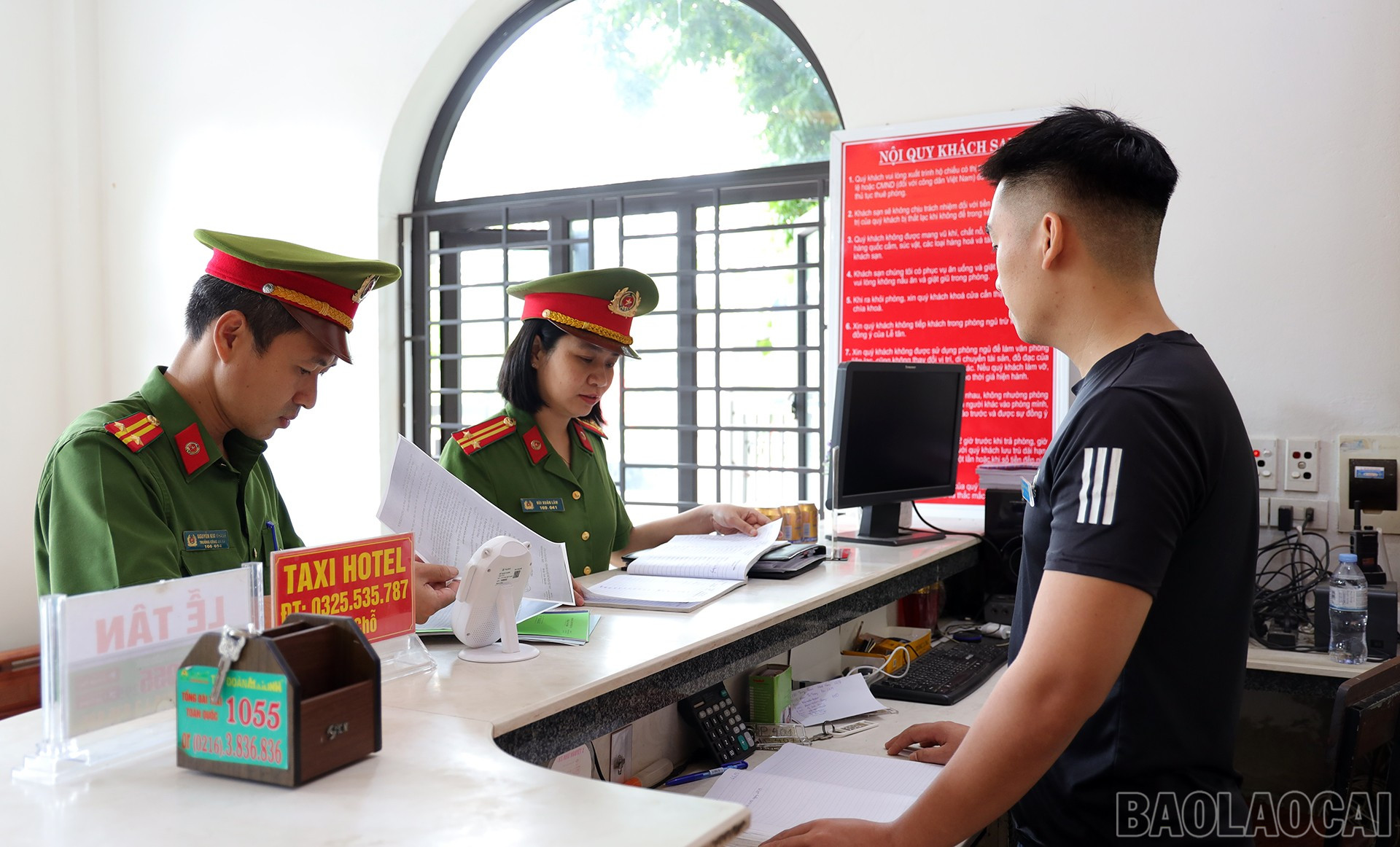 Công an tỉnh làm tốt công tác quản lý cư trú bảo đảm an ninh trật tự Đại hội đại biểu Đảng bộ tỉnh Lào Cai. baolaocai-br_27-9-cong-an5.jpg
