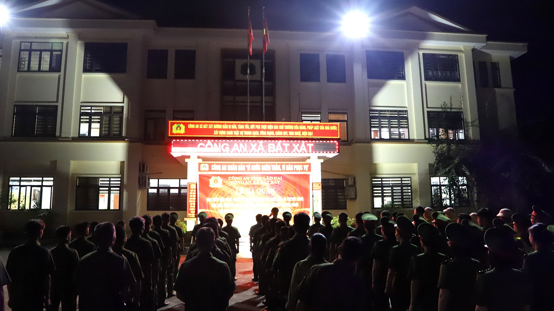 Quang cảnh lễ phát động. 1-8-phatdong2.jpg