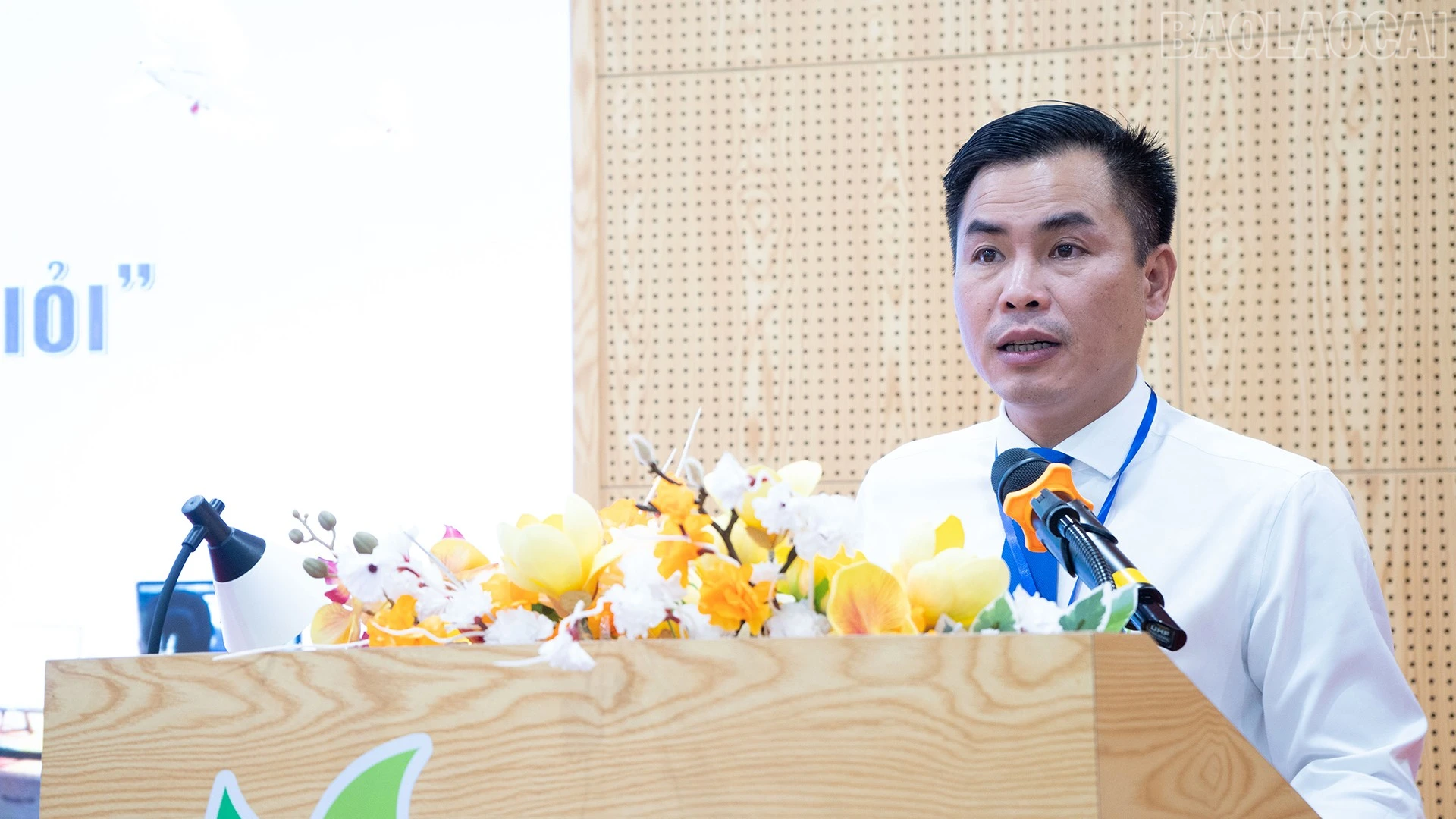 Ông Tạ Kiên Cường - Giám đốc BVĐK Khu vực Mường Khương, Trưởng Ban tổ chức Hội thi phát biểu khai mạc.