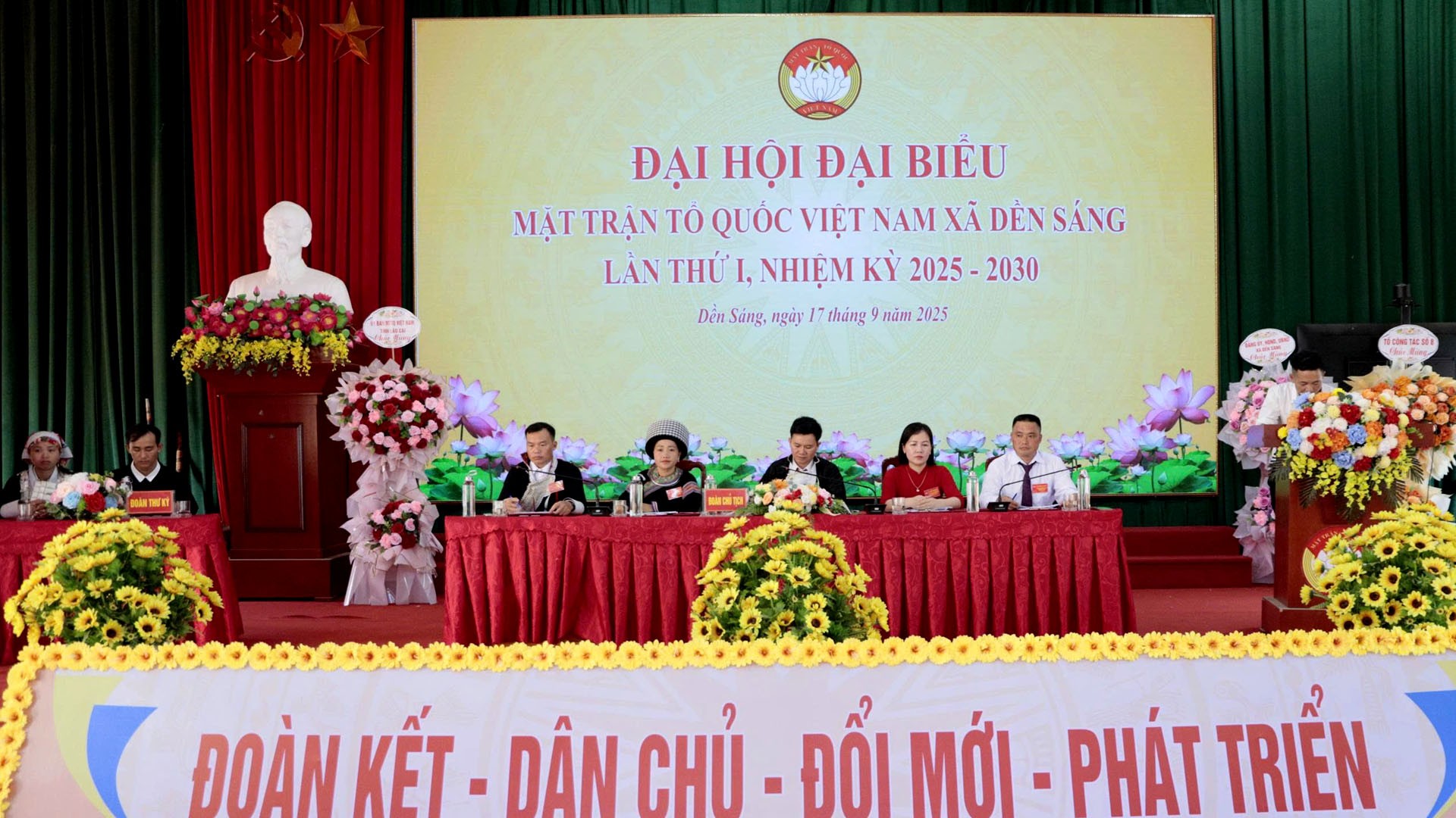 Quang cảnh Đại hội. z7022392819676-2f17b85ddb6ca094da52b3522daab646.jpg