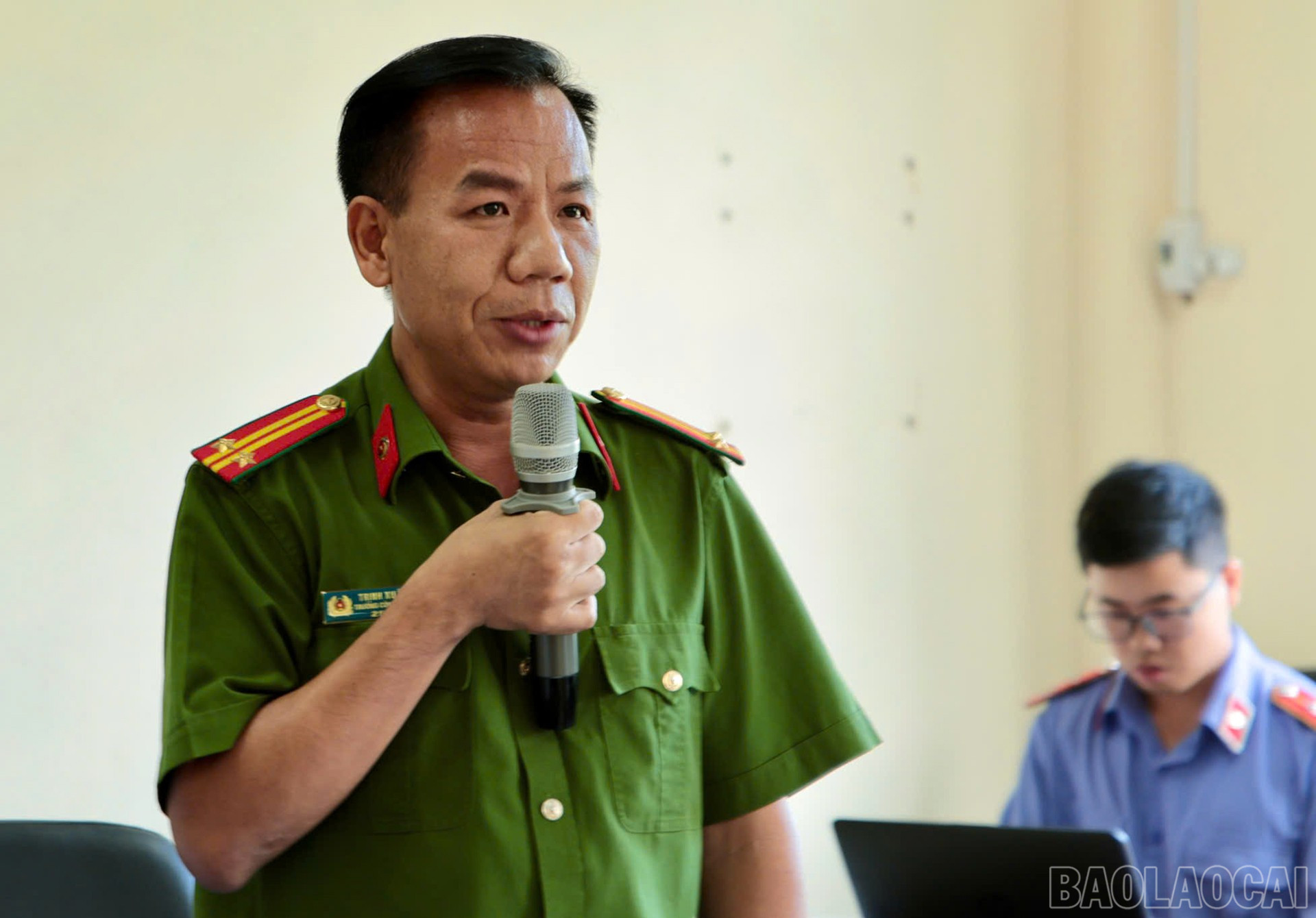 Các đại biểu phát biểu tại hội nghị. baolaocai-br_29-8-toa-an4.jpg