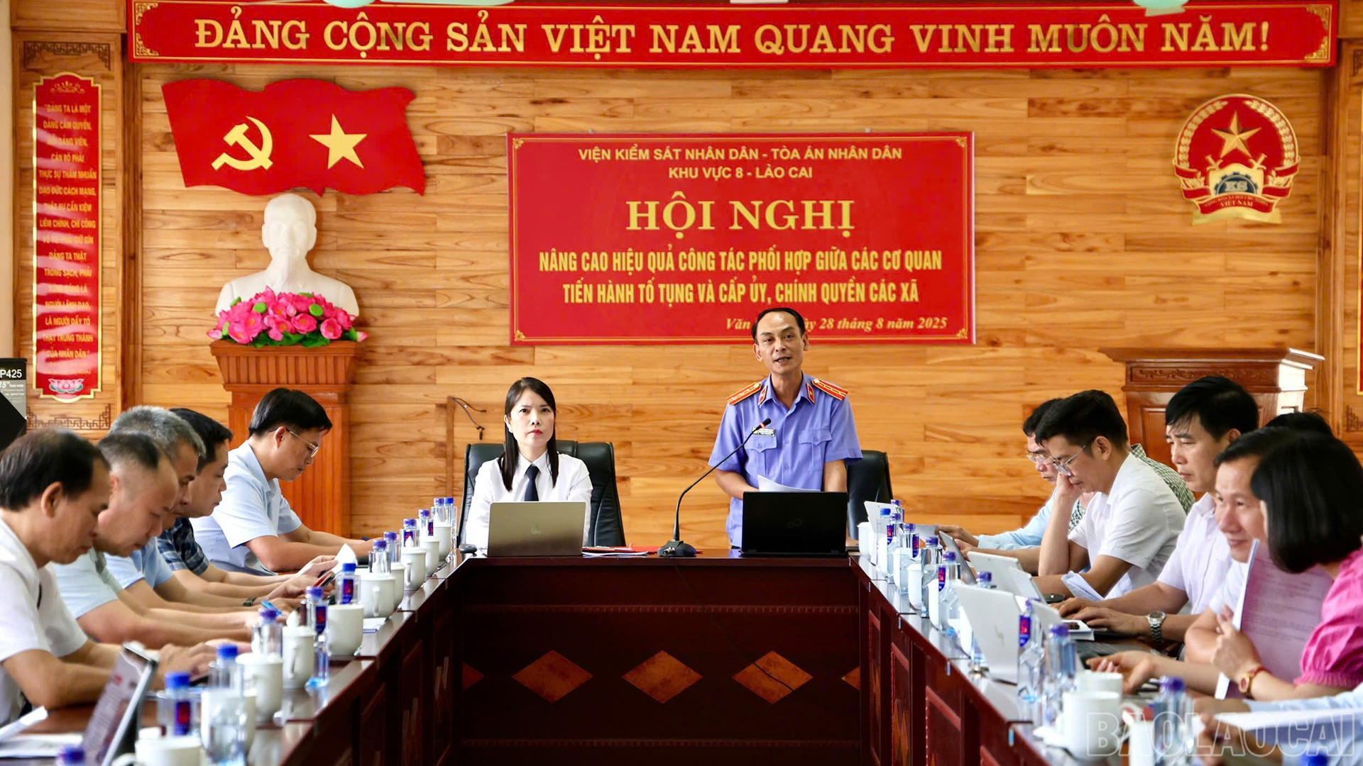 Quang cảnh hội nghị. baolaocai-br_29-8-toa-an1.jpg