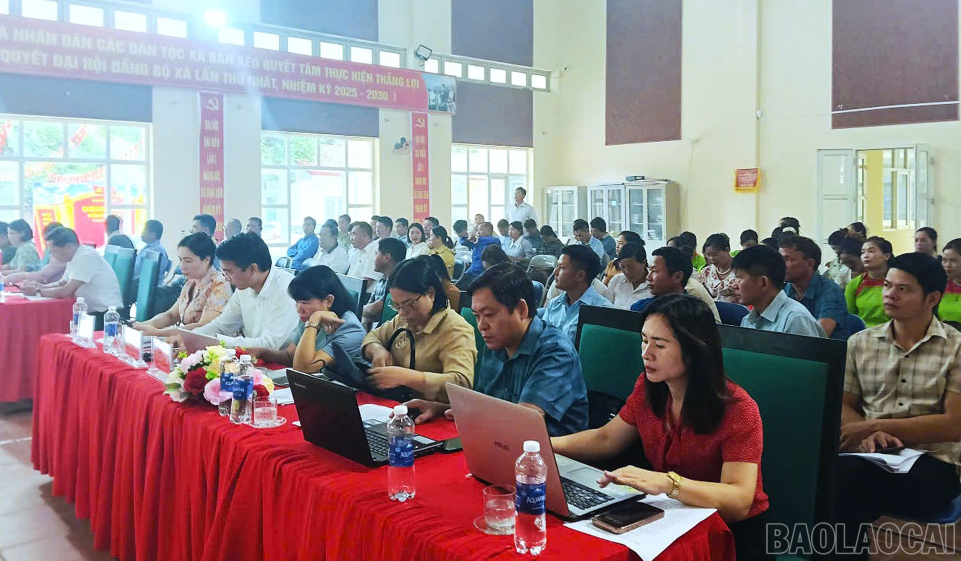 Quang cảnh hội nghị. Quang cảnh hội nghị.