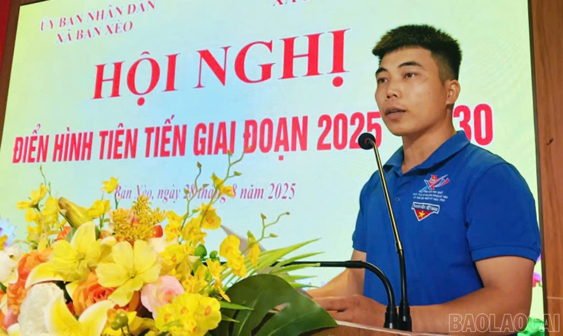 Đại biểu tham luận tại hội nghị.