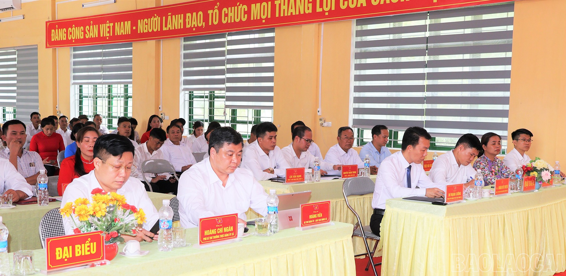 Quang cảnh hội nghị tuyên dương các điển hình tiên tiến xã Mường Lai. baolaocai-br_29-8-muonglai1.jpg