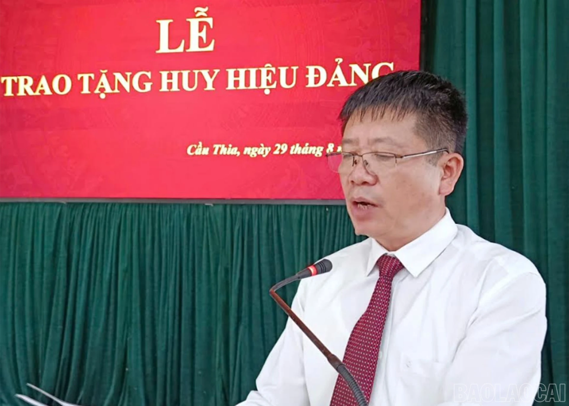 Đồng chí Mạc Văn Khải - Bí thư Đảng ủy, Chủ tịch HĐND phường Cầu Thia phát biểu tại buổi lễ.