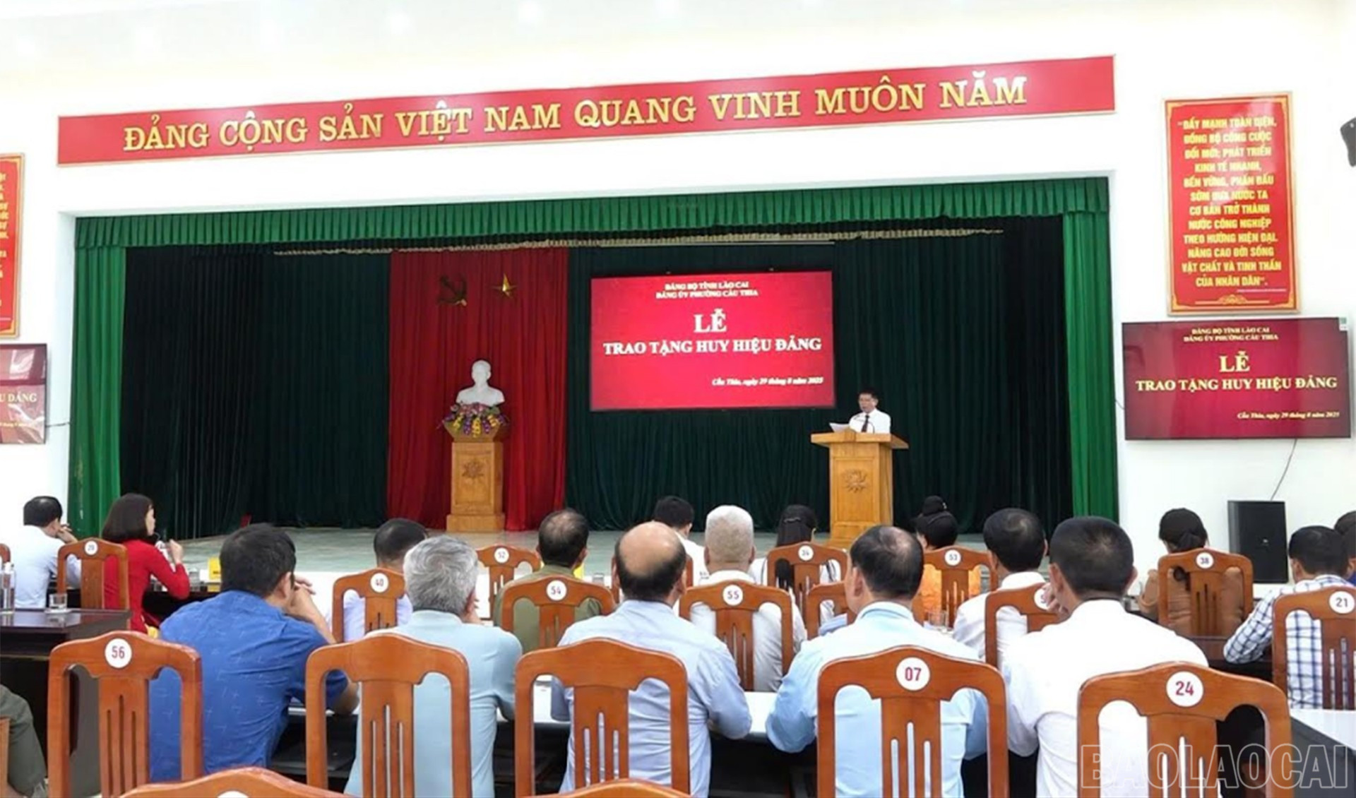 Quang cảnh buổi lễ. baolaocai-br_29-8-cauthia1.jpg
