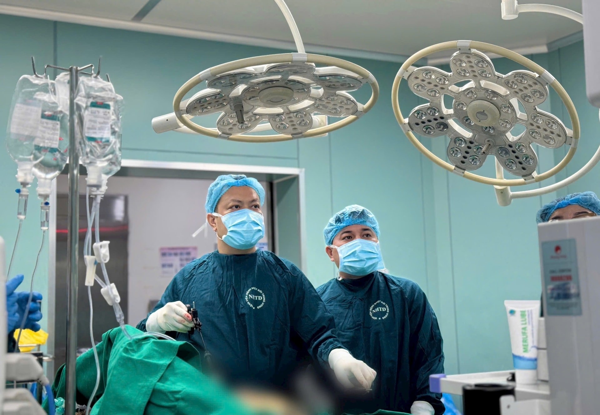 Can thiệp phẫu thuật nội soi thành công, giúp bệnh nhân vượt qua nguy kịch.