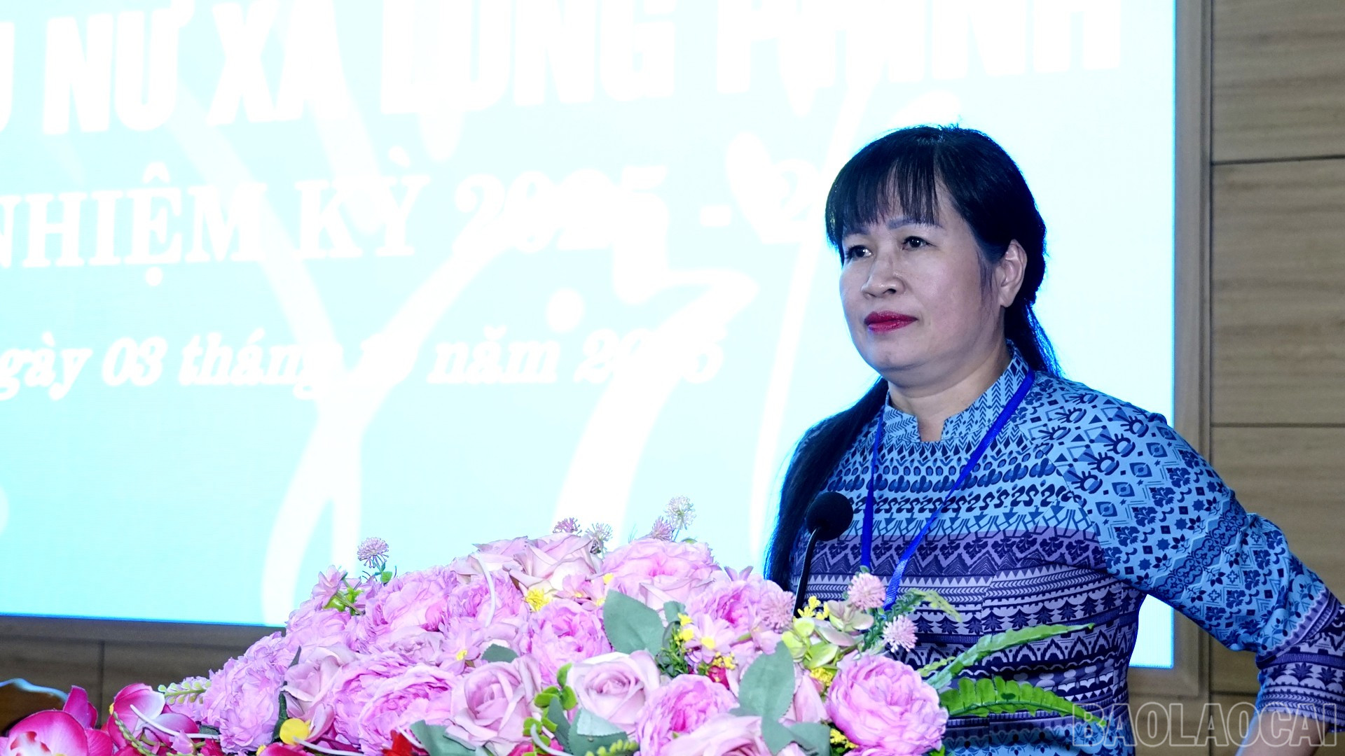 Đồng chí Đinh Minh Hà - Phó Chủ tịch Ủy ban Mặt trận Tổ quốc Việt Nam tỉnh, Chủ tịch Hội Liên hiệp Phụ nữ tỉnh Lào Cai phát biểu chỉ đạo tại đại hội. baolaocai-br_dsc3232.jpg
