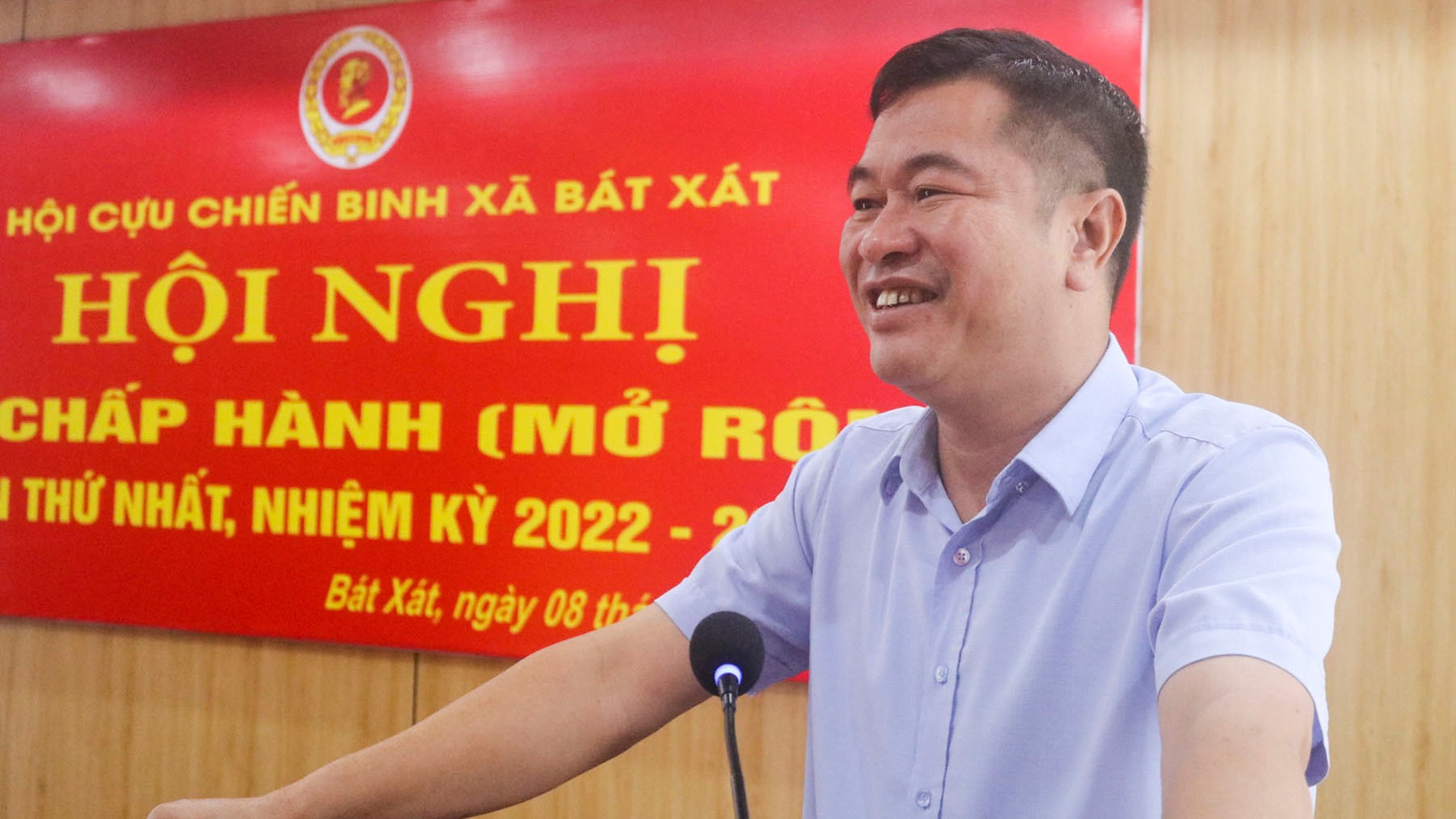Đồng chí Nguyễn Trung Triều, Bí thư Đảng ủy, Chủ tịch HĐND xã Bát Xát phát biểu tại hội nghị. 8-8-ccb3.jpg