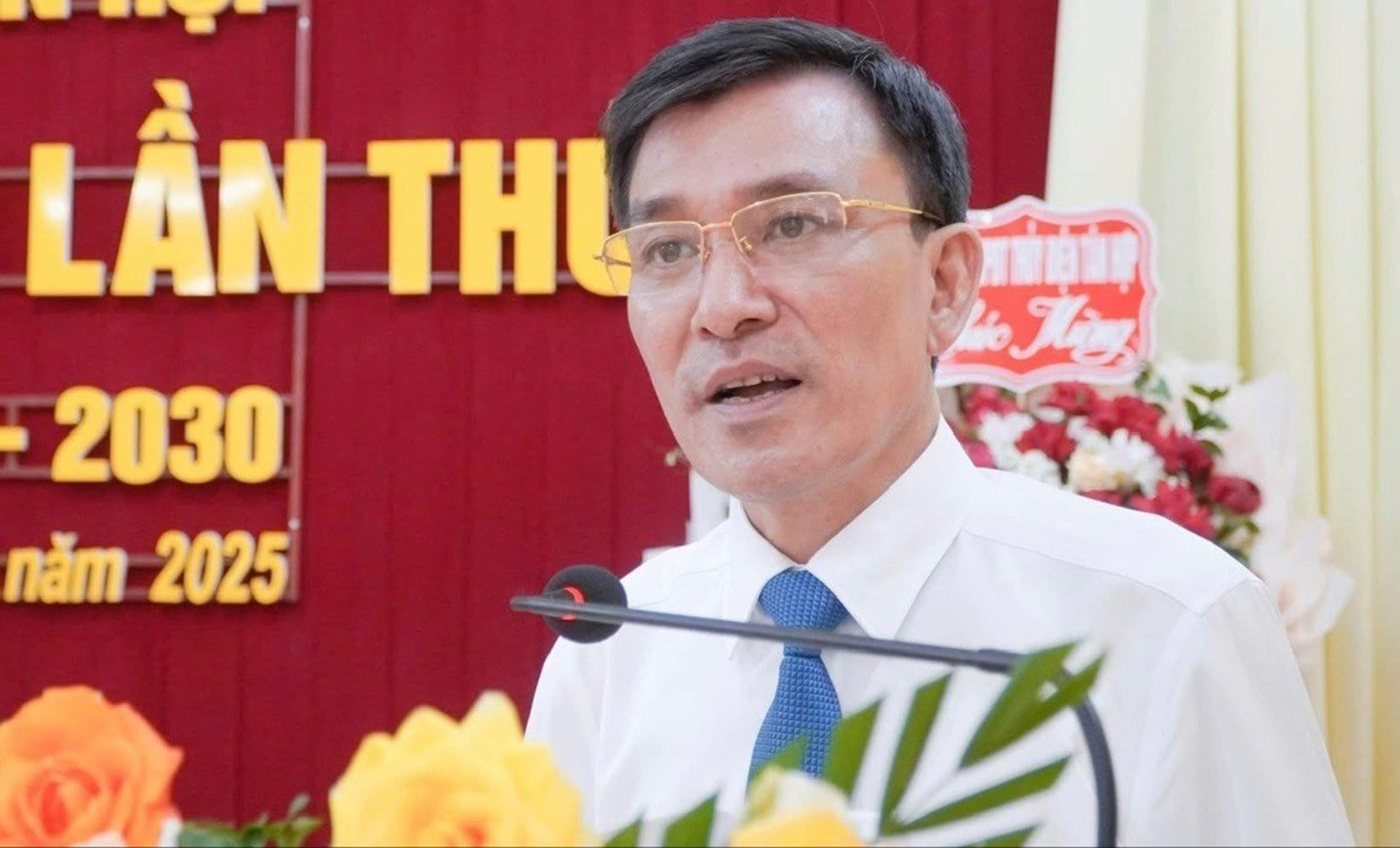 Đồng chí Khổng Giang Lam - Bí thư Đảng ủy xã Tân Hợp phát biểu khai mạc đại hội. 8-8-onglam.jpg