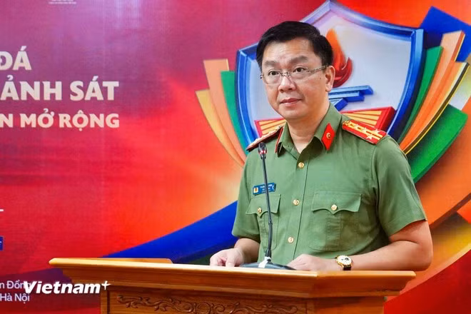 Đại tá Phạm Kim Đĩnh, Cục trưởng Cục Công tác chính trị - Bộ Công an, Trưởng Ban Tổ chức Giải phát biểu tại sự kiện họp báo.