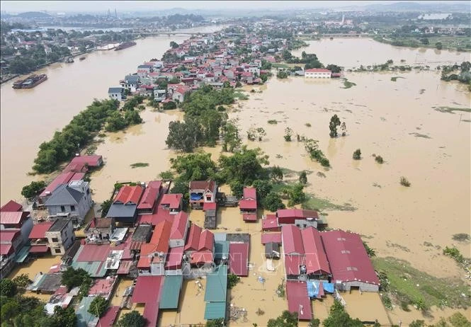 Nước sông Cầu dâng cao khiến 420 hộ dân với khoảng 1.900 nhân khẩu ở khu vực ngoài đê tại các tổ dân phố Nam Ngạn, Đông Tiến, Quang Biểu (phường Nếnh, Bắc Ninh) bị ảnh hưởng bởi ngập lụt, phải di chuyển người và tài sản khẩn cấp. Ảnh minh họa