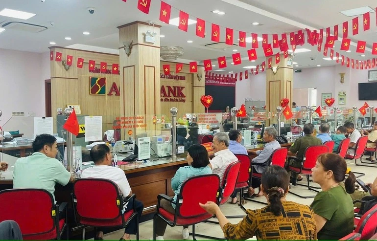 Ngân hàng Agribank.