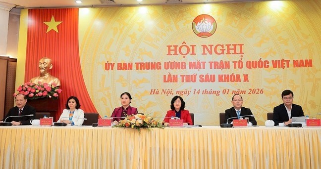 Các đồng chí chủ trì hội nghị.