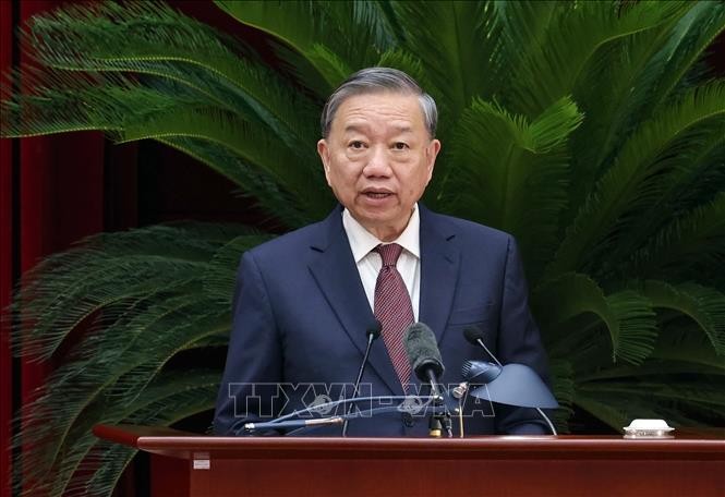 Tổng Bí thư Tô Lâm phát biểu bế mạc Hội nghị lần thứ 12 Ban Chấp hành Trung ương Đảng khóa XIII. Tổng Bí thư Tô Lâm phát biểu bế mạc Hội nghị lần thứ 12 Ban Chấp hành Trung ương Đảng khóa XIII.