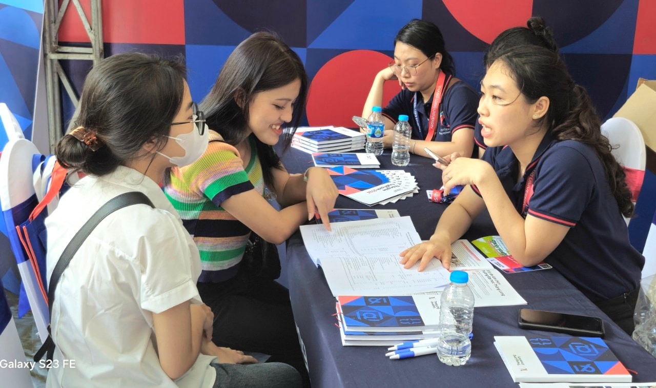 Nhiều cơ sở đào tạo đại học tiếp tục xét tuyển bổ sung năm 2025. Nhiều cơ sở đào tạo đại học tiếp tục xét tuyển bổ sung năm 2025.