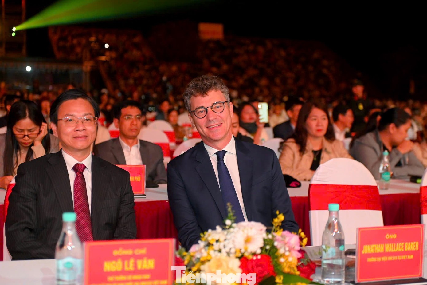 Ông Jonathan Baker, Trưởng Đại diện UNESCO tại Việt Nam (người bên phải).