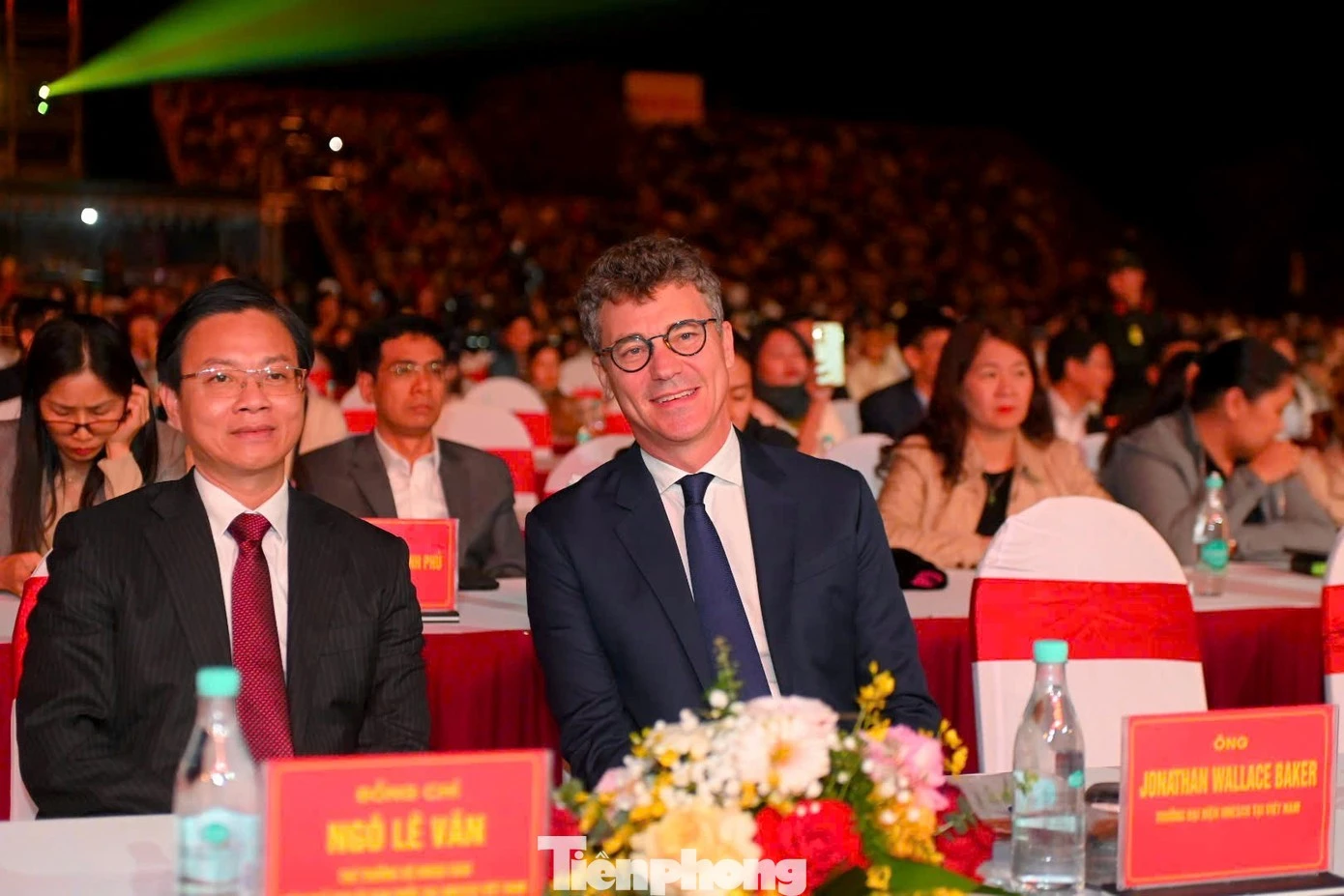 Ông Jonathan Baker, Trưởng Đại diện UNESCO tại Việt Nam (người bên phải).