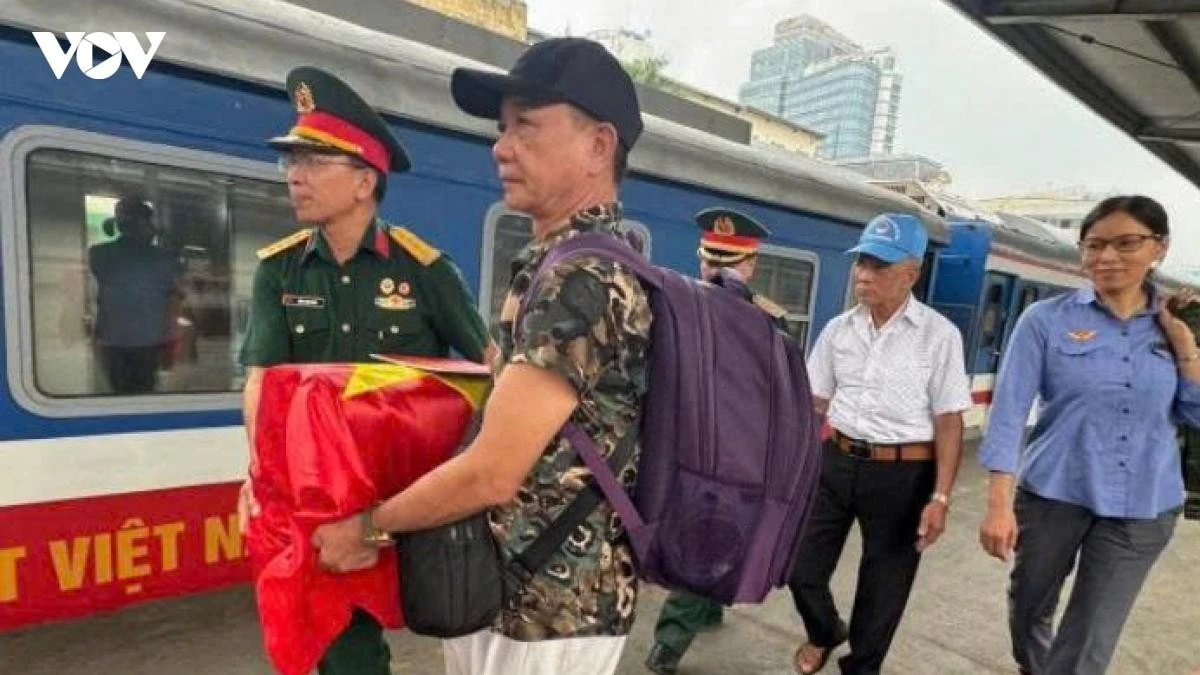 Công ty Cổ phần Vận tải đường sắt đã miễn phí vé tàu cho 194 thân nhân liệt sĩ, góp phần vận chuyển 97 hài cốt liệt sĩ trở về quê hương.