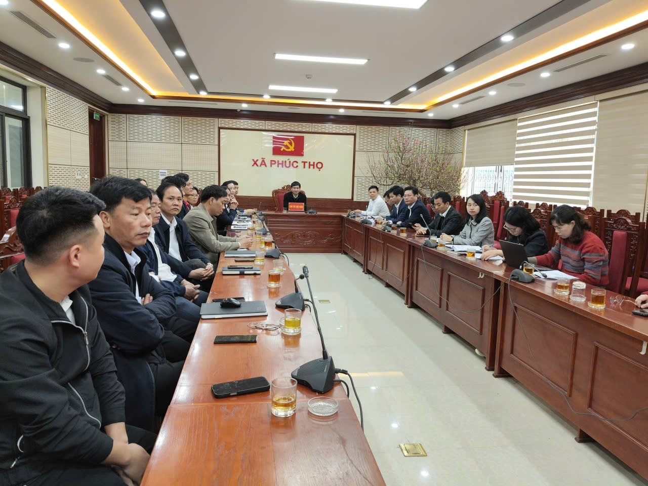 Cán bộ, đảng viên xã Phúc Thọ tham dự hội nghị quán triệt sáng 7/2.