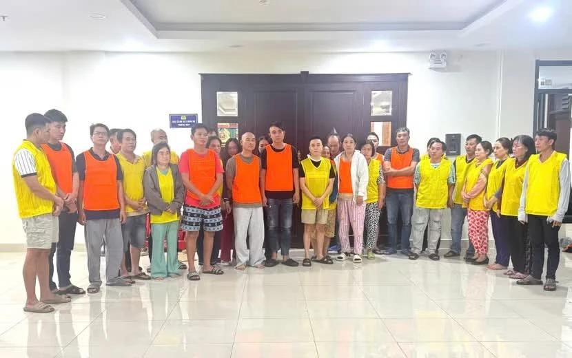 Các đối tượng tại cơ quan Công an.