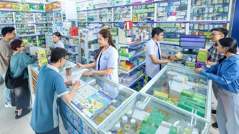 Hệ thống nhà thuốc Long Châu duy trì hoạt động hơn 320 nhà thuốc trên cả nước.