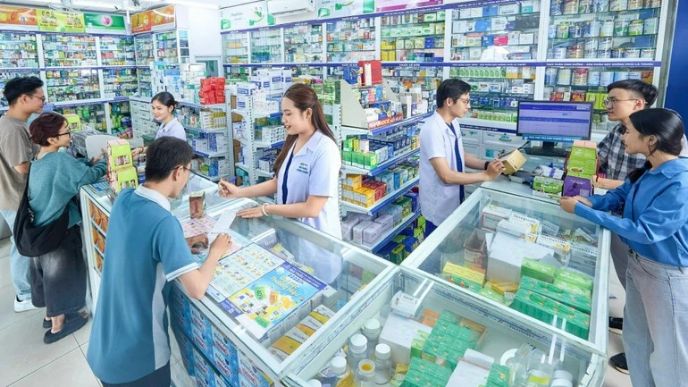 Hệ thống nhà thuốc Long Châu duy trì hoạt động hơn 320 nhà thuốc trên cả nước.