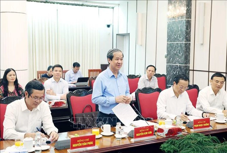 Đồng chí Nguyễn Kim Sơn, Bộ trưởng Bộ Giáo dục và Đào tạo phát biểu.