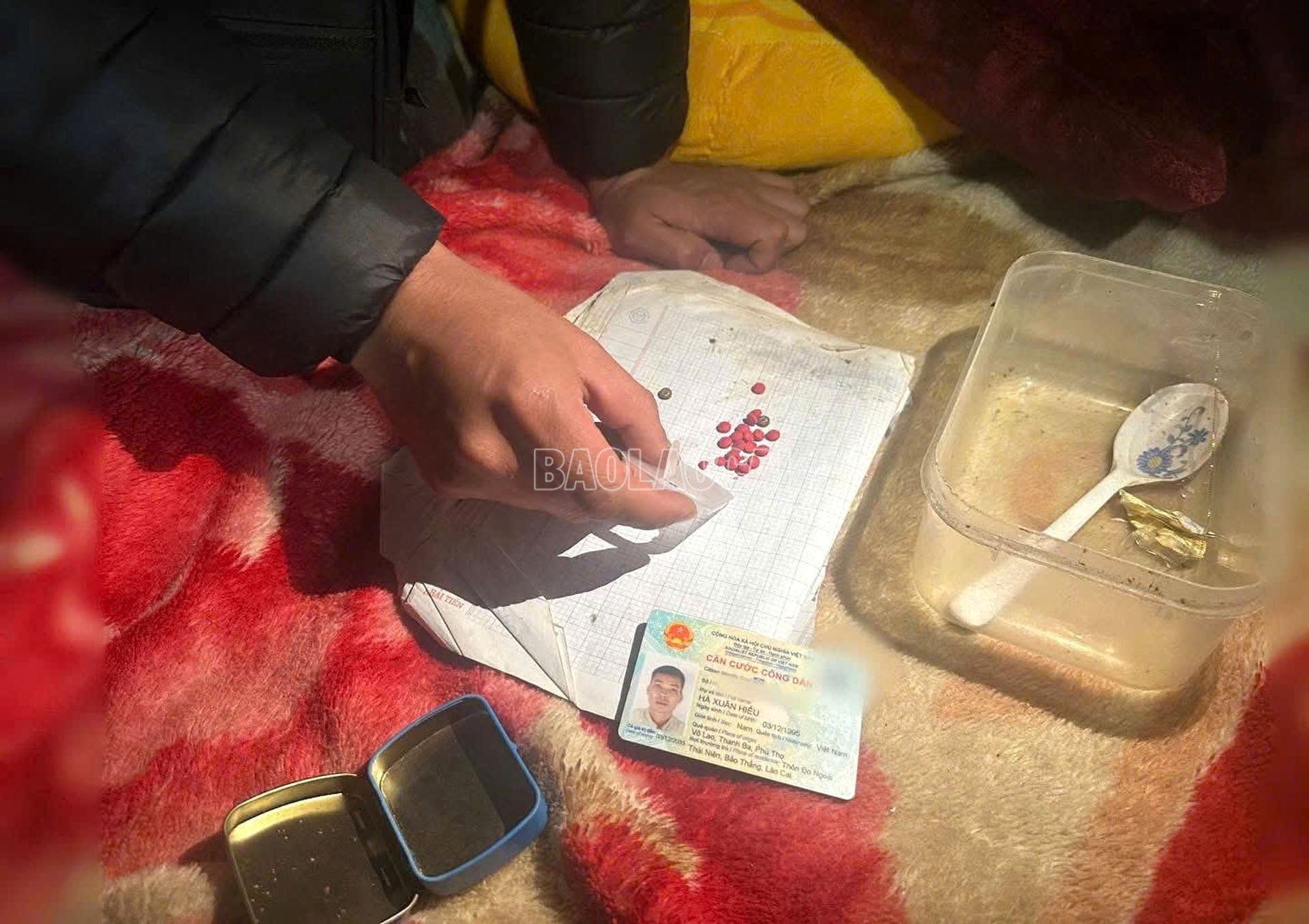 Tang vật thu giữ tại nhà của Hà Xuân Hiếu.