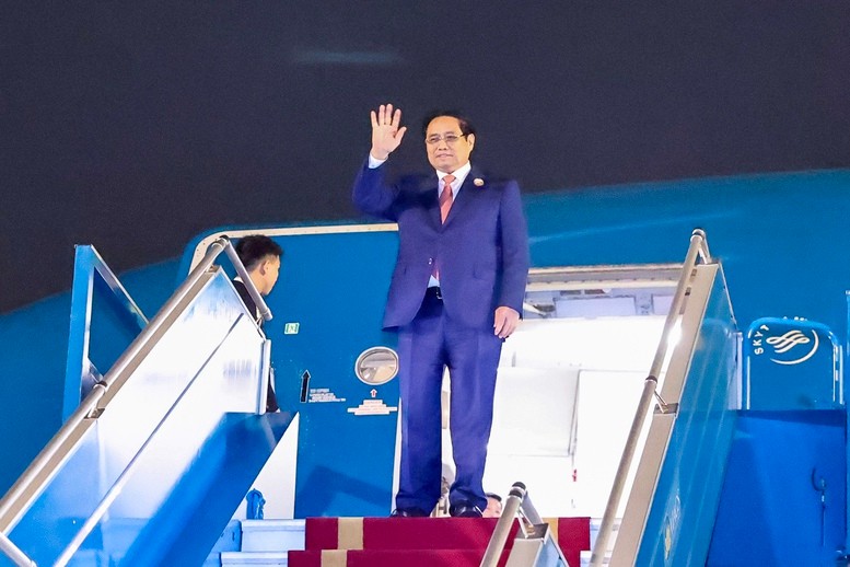 Thủ tướng Phạm Minh Chính về tới Hà Nội, kết thúc tốt đẹp chuyến công tác tại Lào.