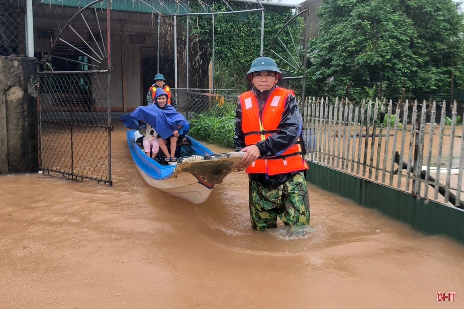 Nhiều nơi thuộc tỉnh Hà Tĩnh tiếp tục ngập lụt trong những ngày tới.