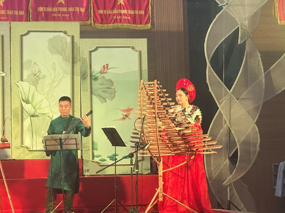 Hòa tấu nhạc cụ nghệ thuật truyền thống Việt Nam