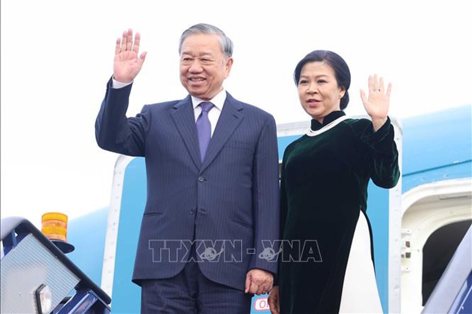 Tổng Bí thư Tô Lâm và Phu nhân rời thủ đô London về nước, kết thúc tốt đẹp chuyến thăm chính thức Liên hiệp Vương quốc Anh và Bắc Ireland. Tổng Bí thư Tô Lâm và Phu nhân rời thủ đô London về nước, kết thúc tốt đẹp chuyến thăm chính thức Liên hiệp Vương quốc Anh và Bắc Ireland.