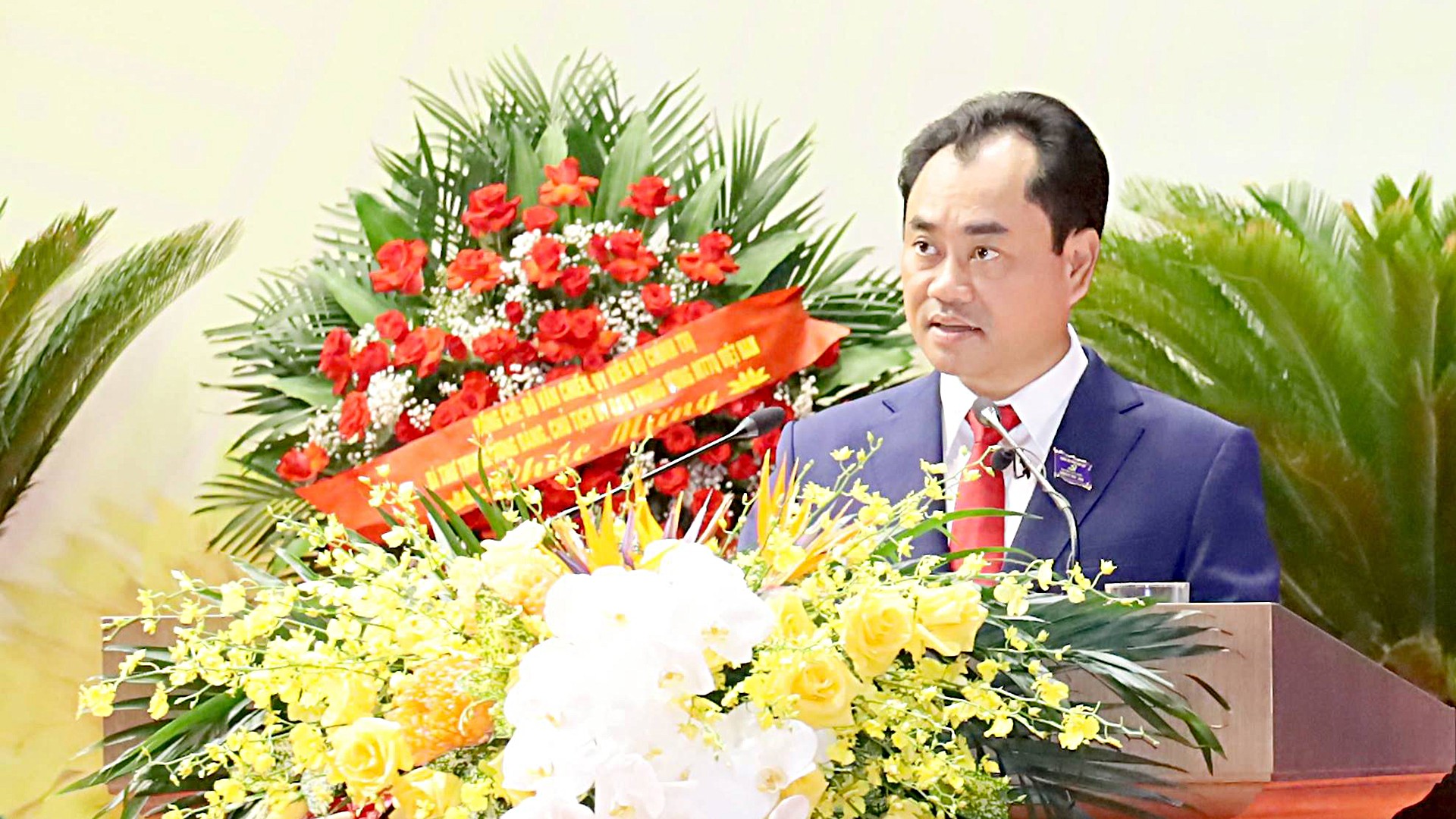 Đồng chí Trịnh Việt Hùng - Ủy viên dự khuyết Ban Chấp hành Trung ương Đảng, Bí thư Tỉnh ủy, Chủ tịch HĐND tỉnh Lào Cai. 9-10onghung.jpg