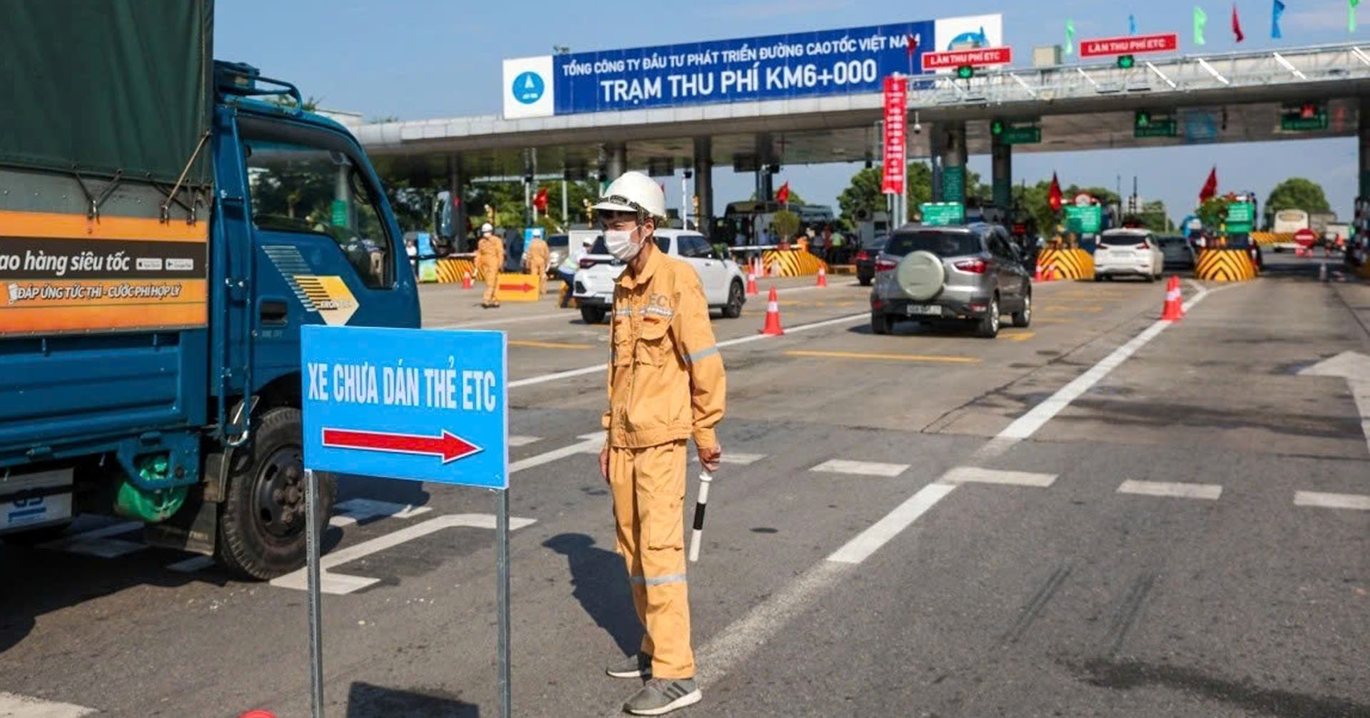 Thu phí không dừng trên cao tốc Nội Bài - Lào Cai. 25-9-duongbo.jpg