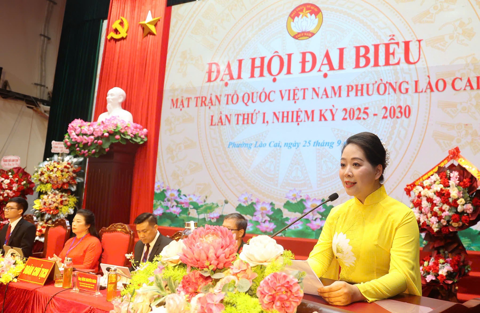 Đại biểu tham gia tham luận, đóng góp ý kiến tại đại hội. 25-9-daibieu.jpg