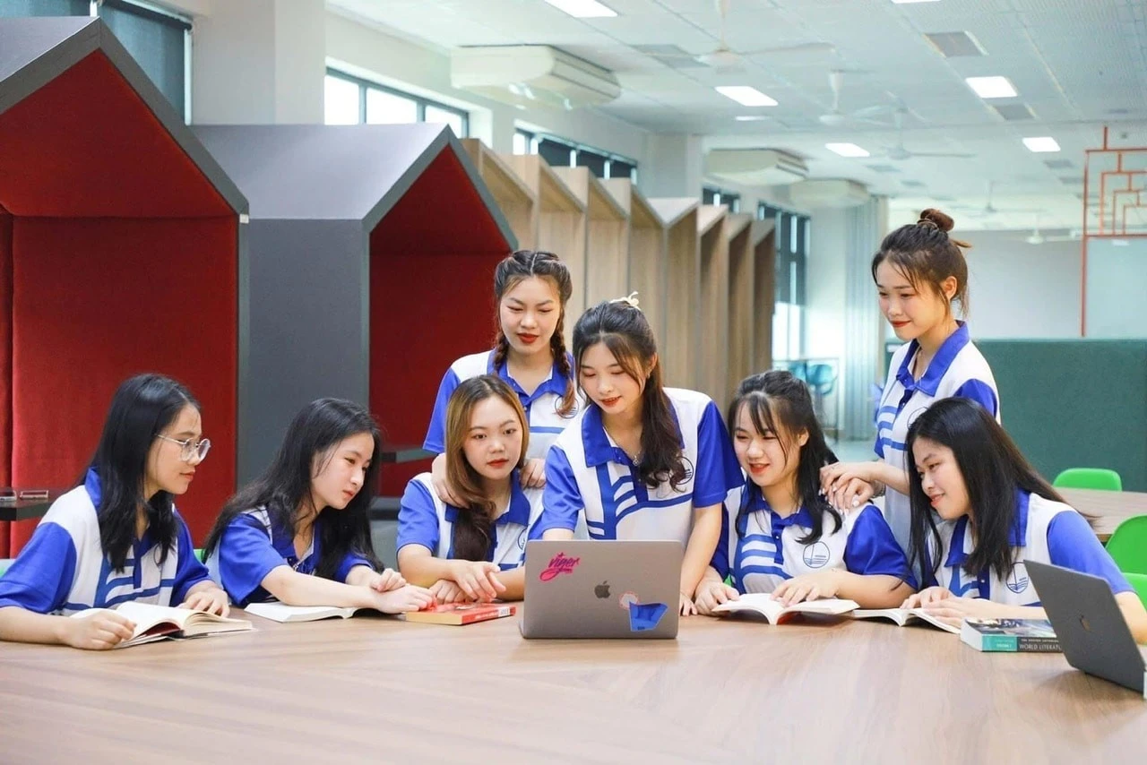 Sinh viên Đại học Quốc gia Hà Nội.