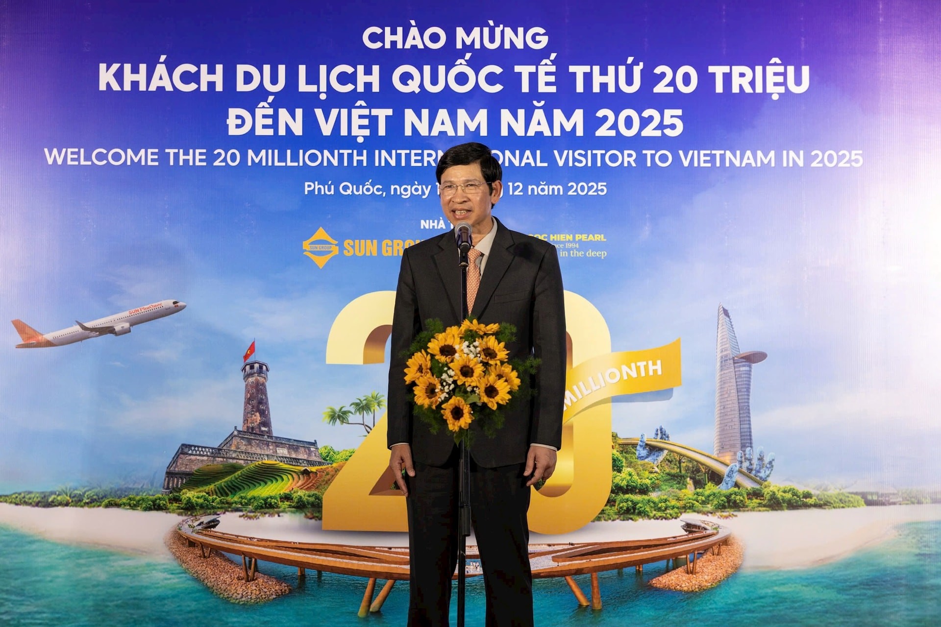 Thứ trưởng Bộ VHTTDL Hồ An Phong phát biểu. Ảnh: M.H