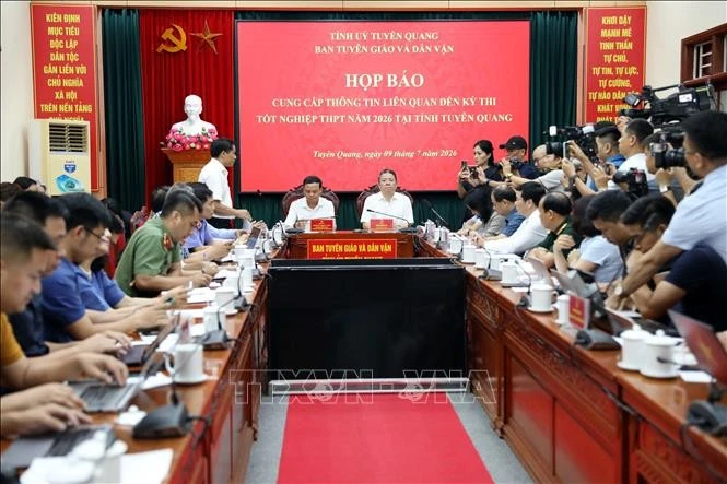 Họp báo chiều 9/7 tại tỉnh ủy Tuyên Quang. Ảnh: Quang Cường/TTXVN