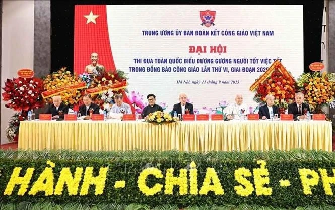 Đoàn Chủ tịch điều hành Đại hội.