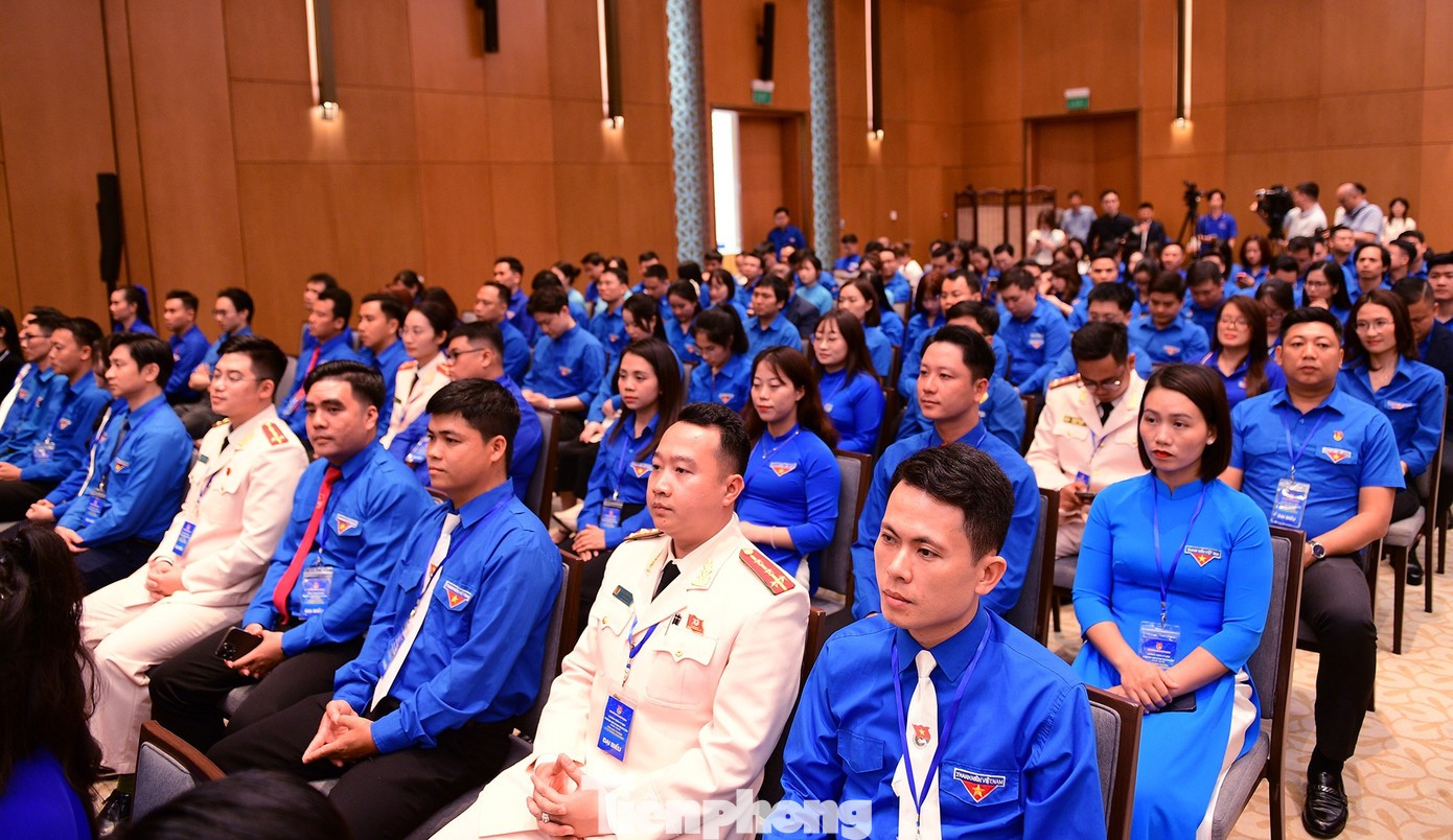 Cán bộ Đoàn tiêu biểu tham dự buổi gặp mặt.