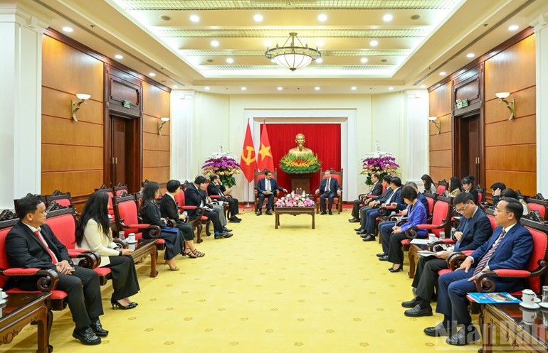 Quang cảnh cuộc tiếp tại trụ sở Trung ương Đảng. Quang cảnh cuộc tiếp tại trụ sở Trung ương Đảng.