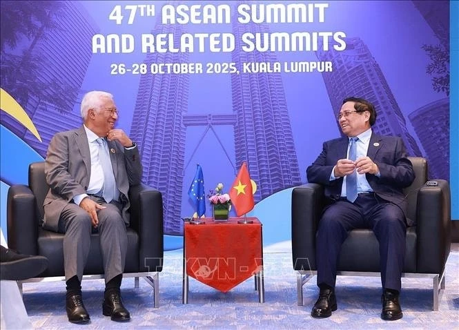 Thủ tướng Phạm Minh Chính gặp Chủ tịch Hội đồng châu Âu Antonio Costa.