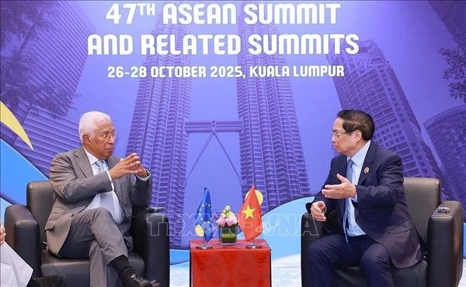 Thủ tướng Phạm Minh Chính gặp Chủ tịch Hội đồng châu Âu Antonio Costa.