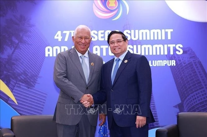 Thủ tướng Phạm Minh Chính gặp Chủ tịch Hội đồng châu Âu Antonio Costa.